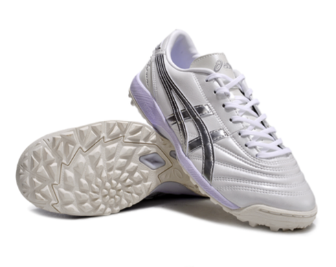 2. Asics TF – Blanco/Plata