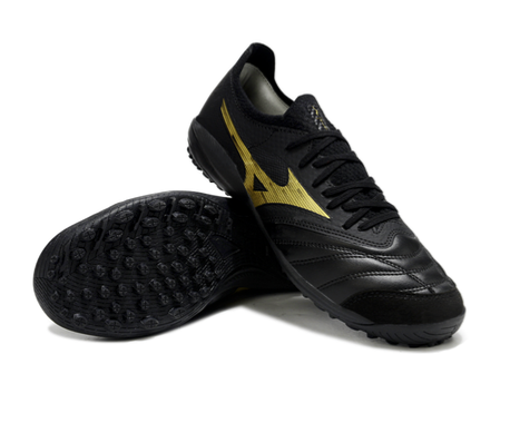 24. Mizuno TF – Negro/Oro