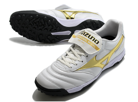 51. Mizuno Morelia TF – Blanco/Oro